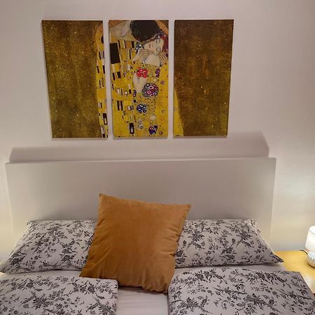 Apartment Claudia มัลเชซิเน ภายนอก รูปภาพ