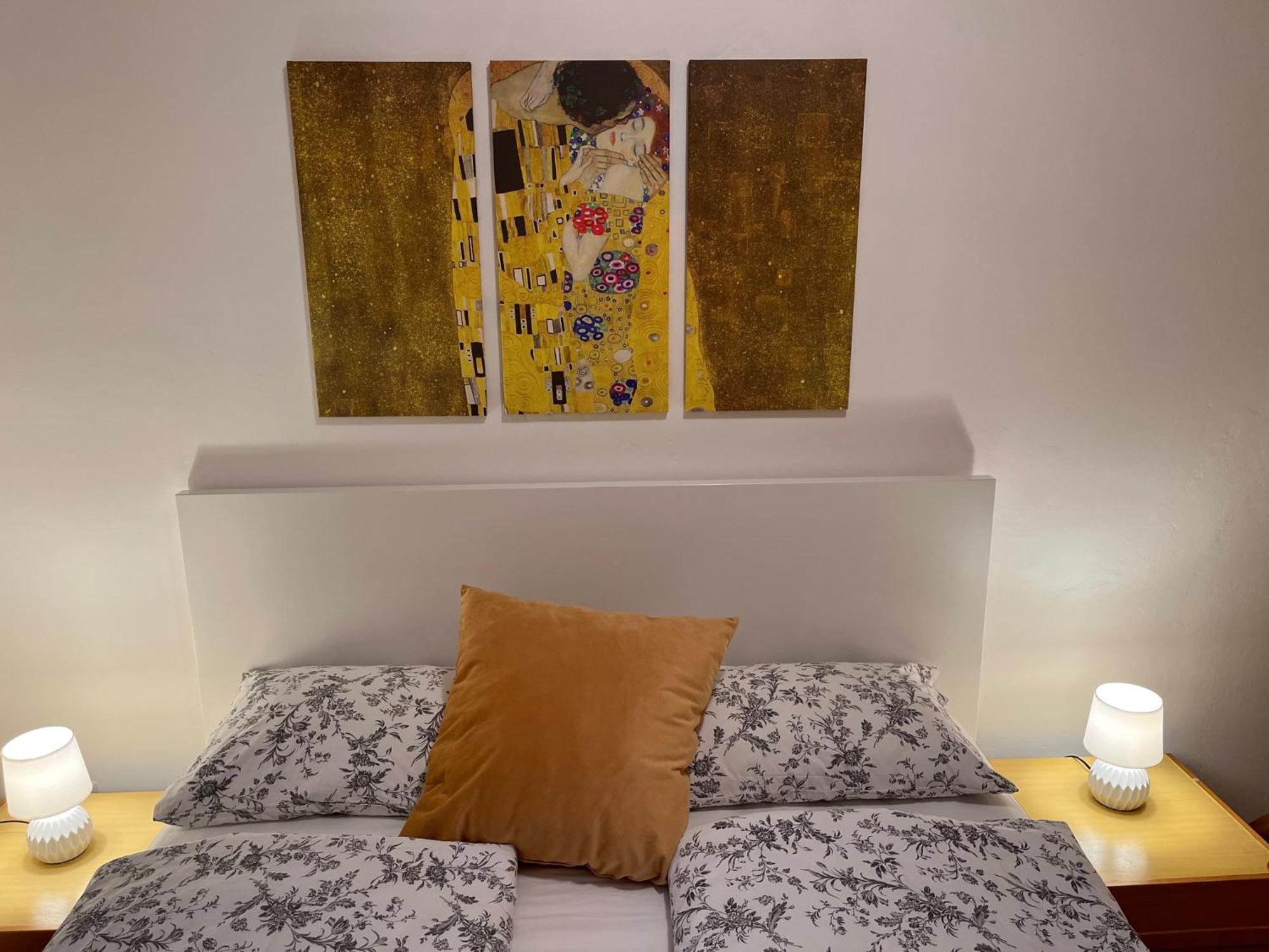 Apartment Claudia มัลเชซิเน ภายนอก รูปภาพ